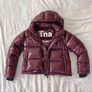 Aritzia TNA Super Puff Shorty